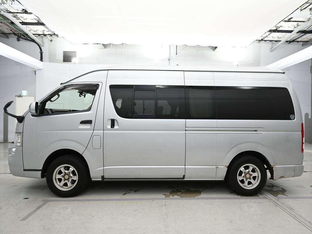 TOYOTA REGIUS ACE
