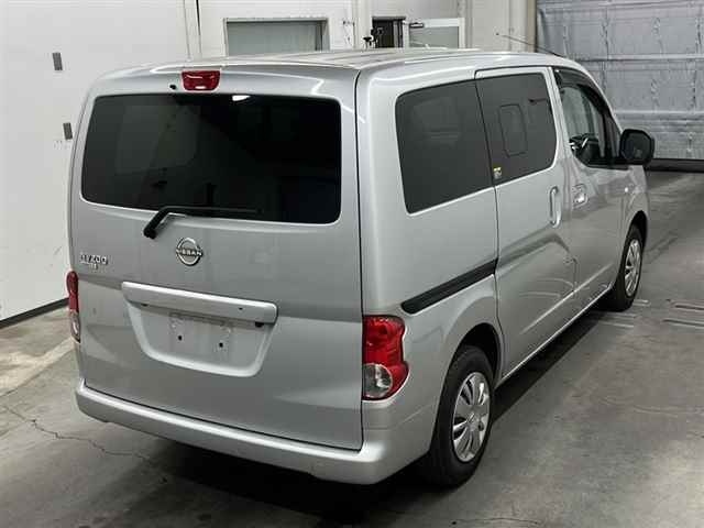 NISSAN NV200