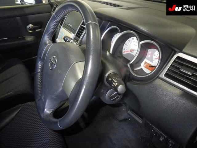 NISSAN TIIDA