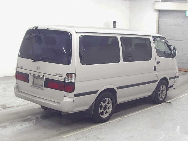 TOYOTA HIACE