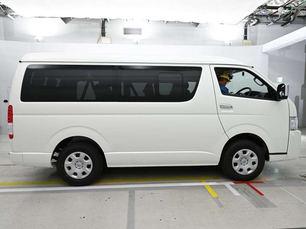 TOYOTA HIACE