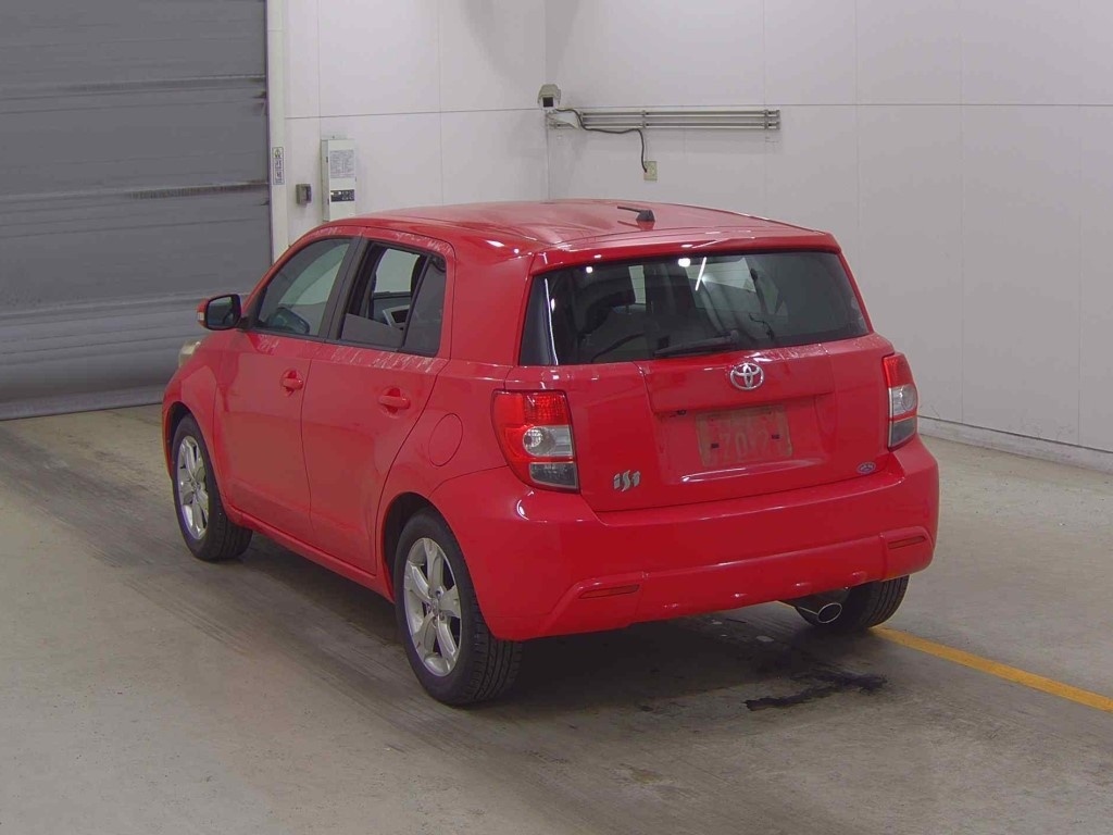 TOYOTA IST