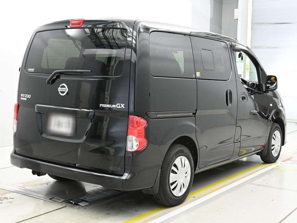 NISSAN NV200