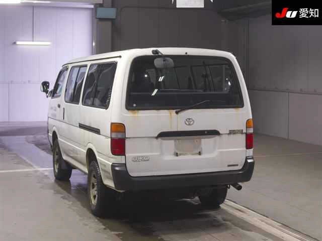 TOYOTA HIACE
