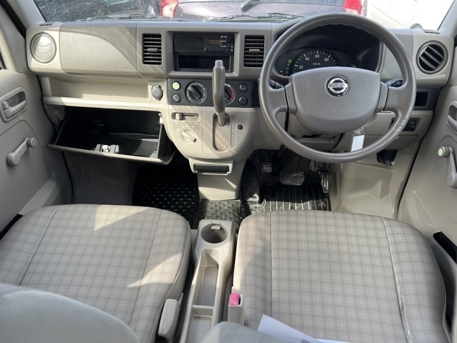 NISSAN NV100 CLIPPER