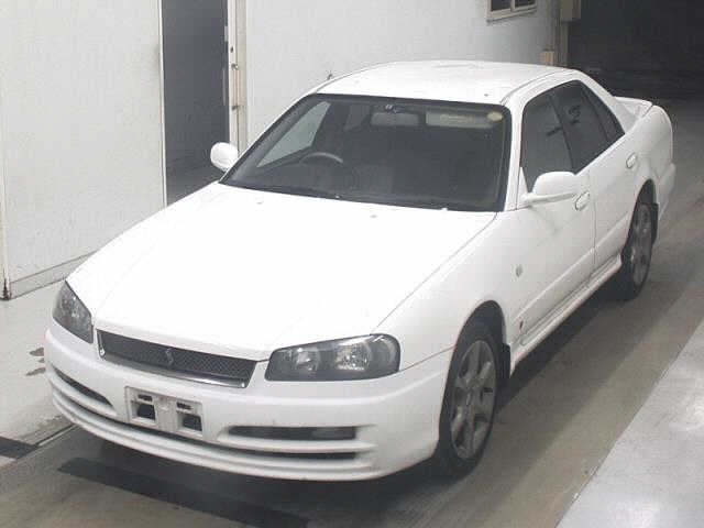 NISSAN SKYLINE