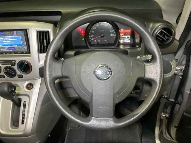 NISSAN NV200