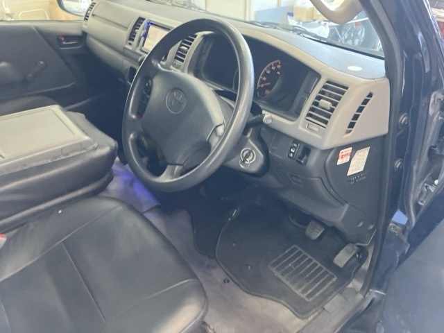 TOYOTA REGIUS ACE