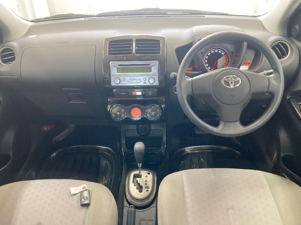 TOYOTA IST