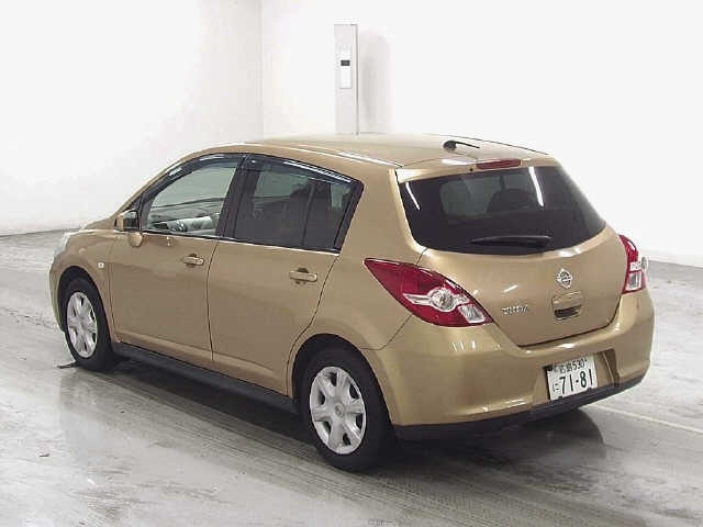 NISSAN TIIDA