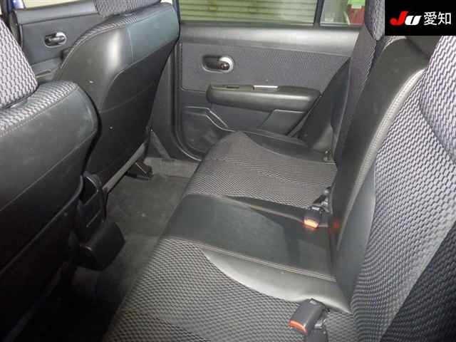 NISSAN TIIDA