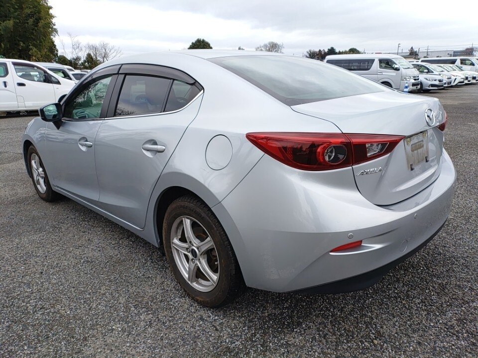 MAZDA AXELA