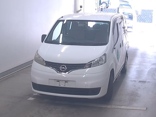 NISSAN NV200