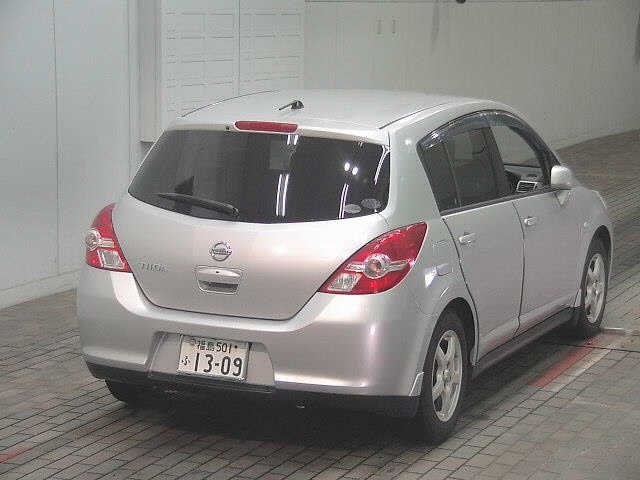 NISSAN TIIDA