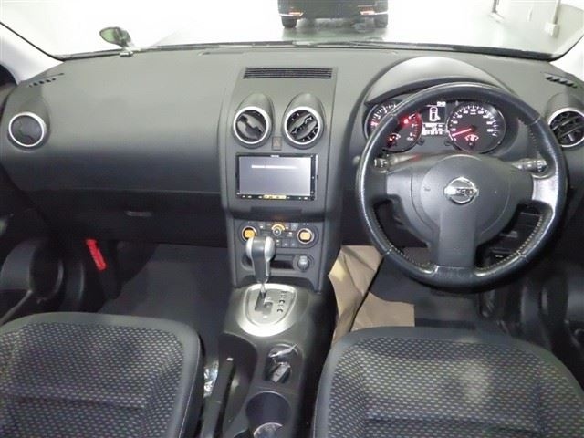 NISSAN DUALIS
