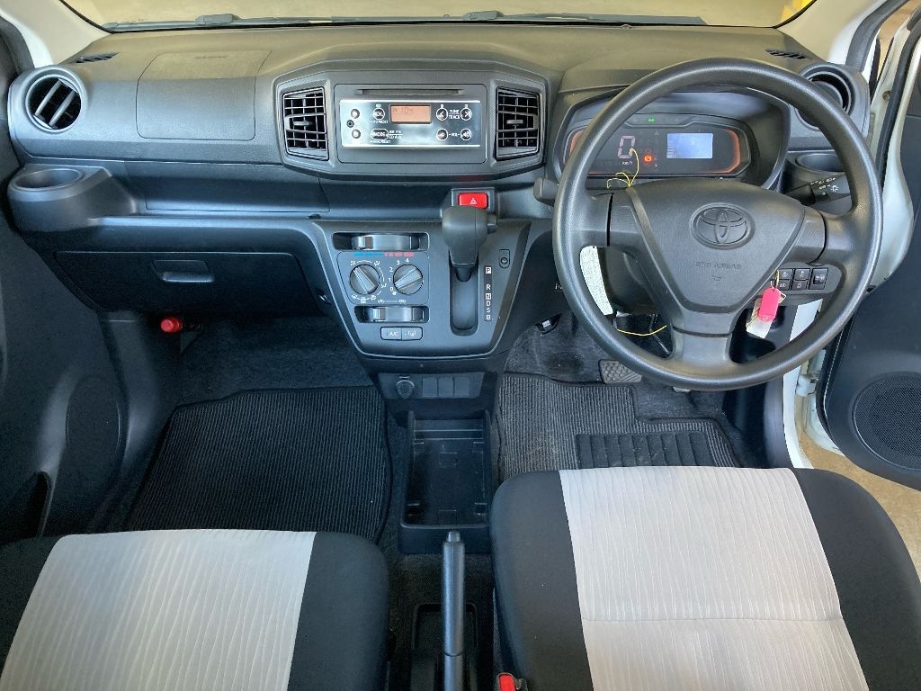 TOYOTA PIXIS EPOCH
