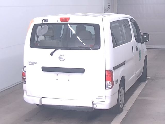 NISSAN NV200