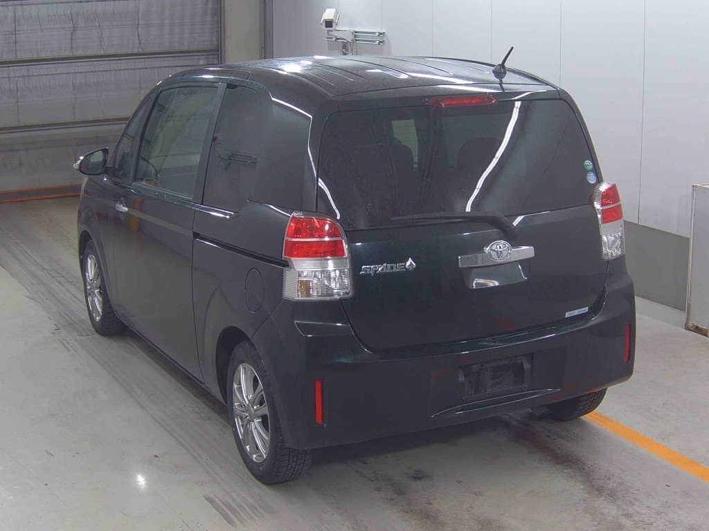 TOYOTA SPADE