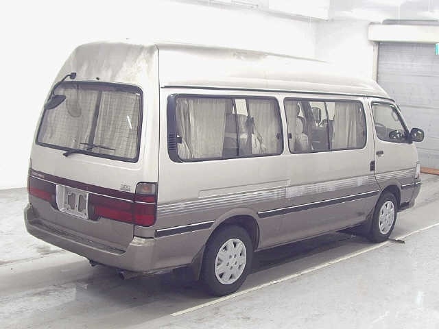 TOYOTA HIACE