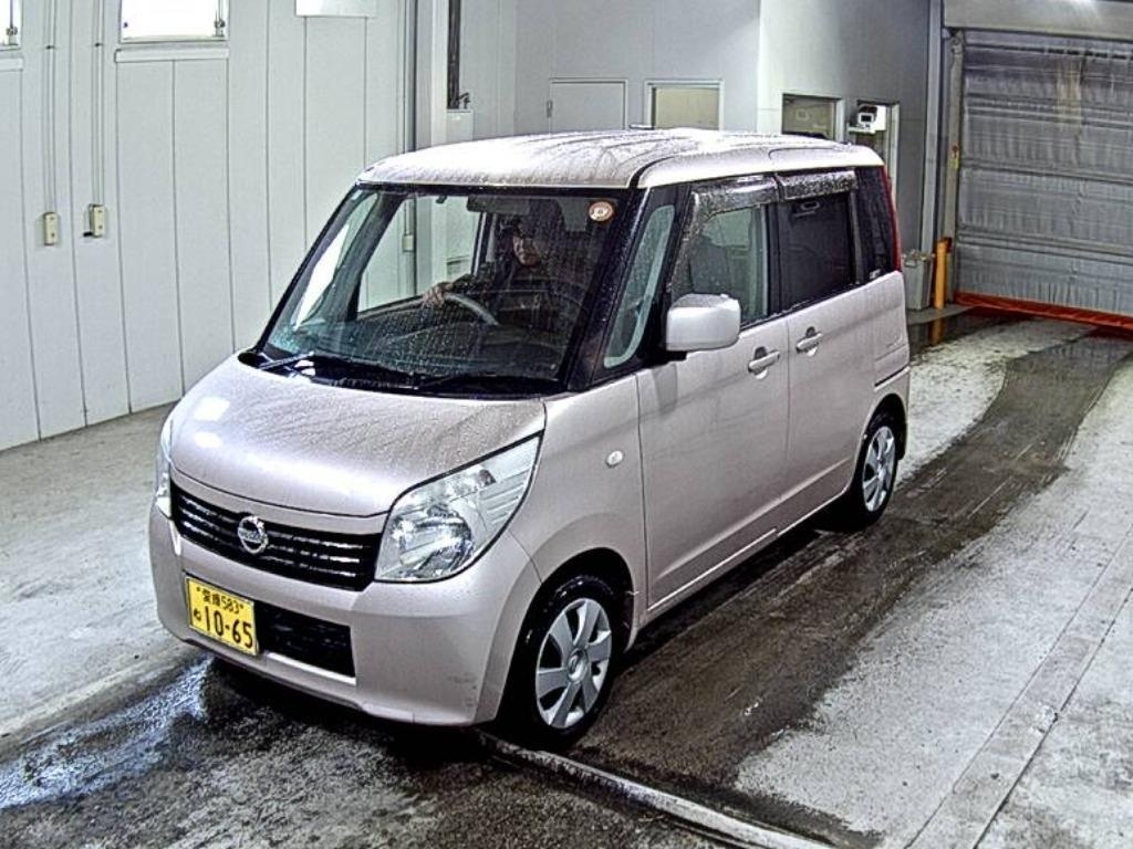 NISSAN ROOX