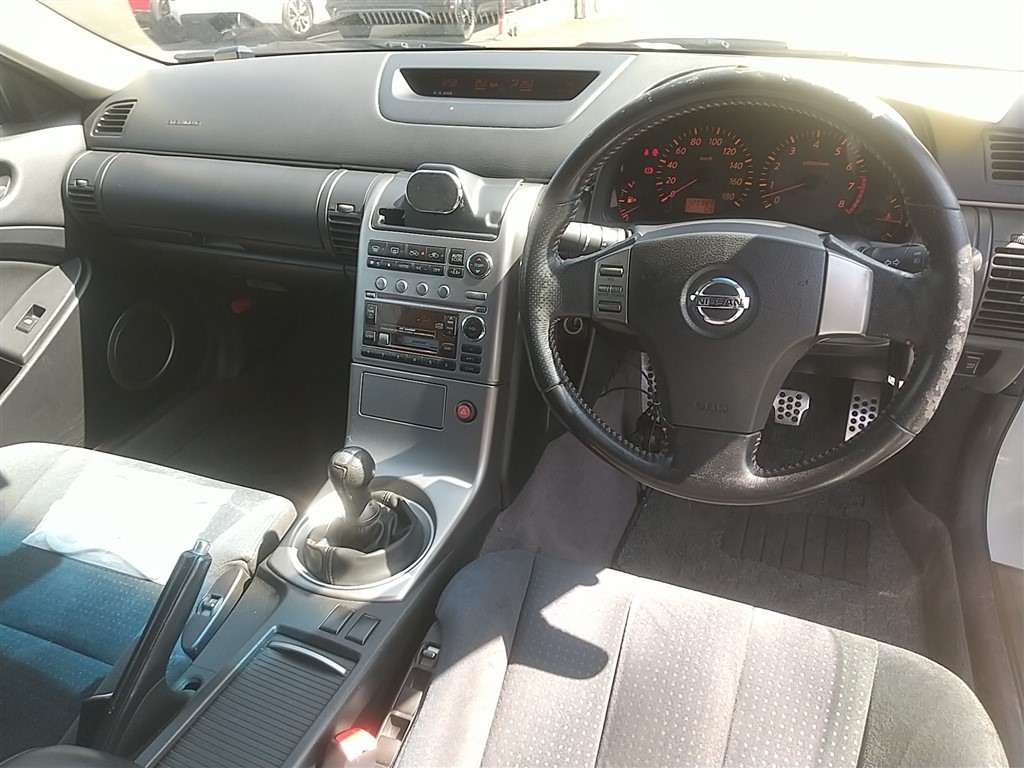 NISSAN SKYLINE