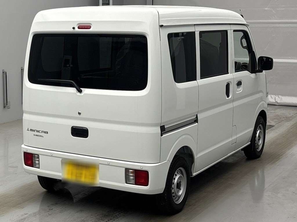 MITSUBISHI MINICAB