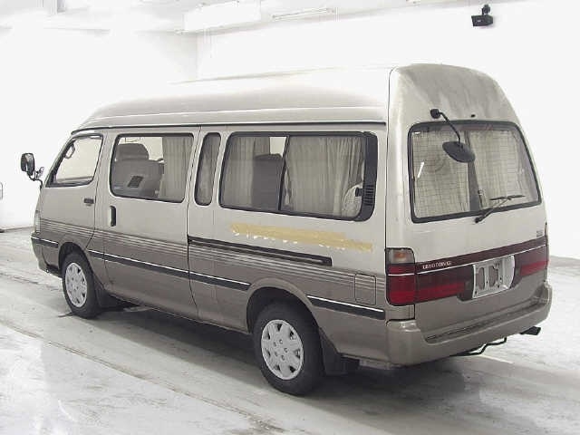 TOYOTA HIACE