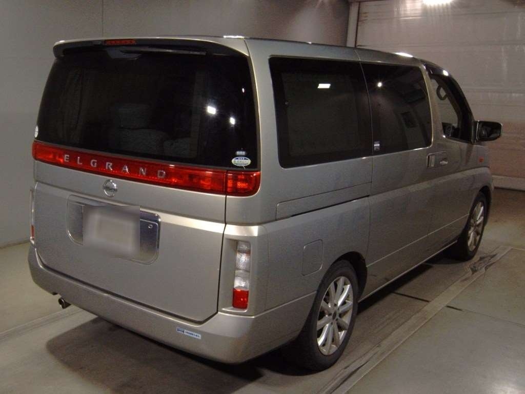 NISSAN ELGRAND