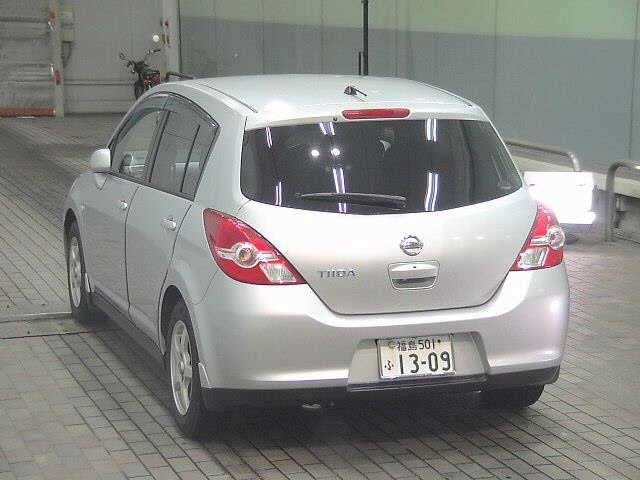 NISSAN TIIDA