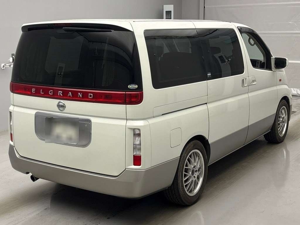 NISSAN ELGRAND