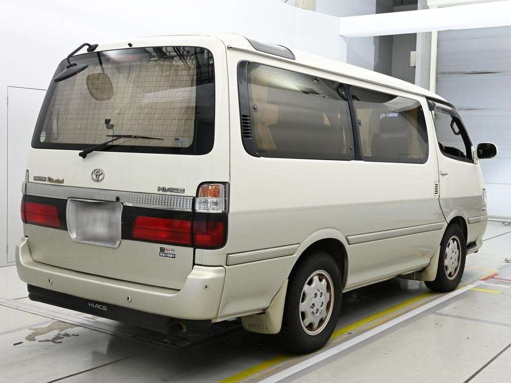 TOYOTA HIACE