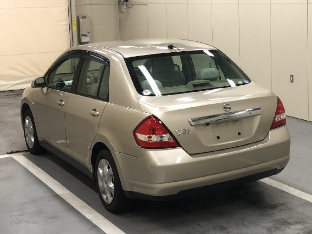 NISSAN TIIDA LATIO