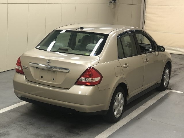 NISSAN TIIDA LATIO