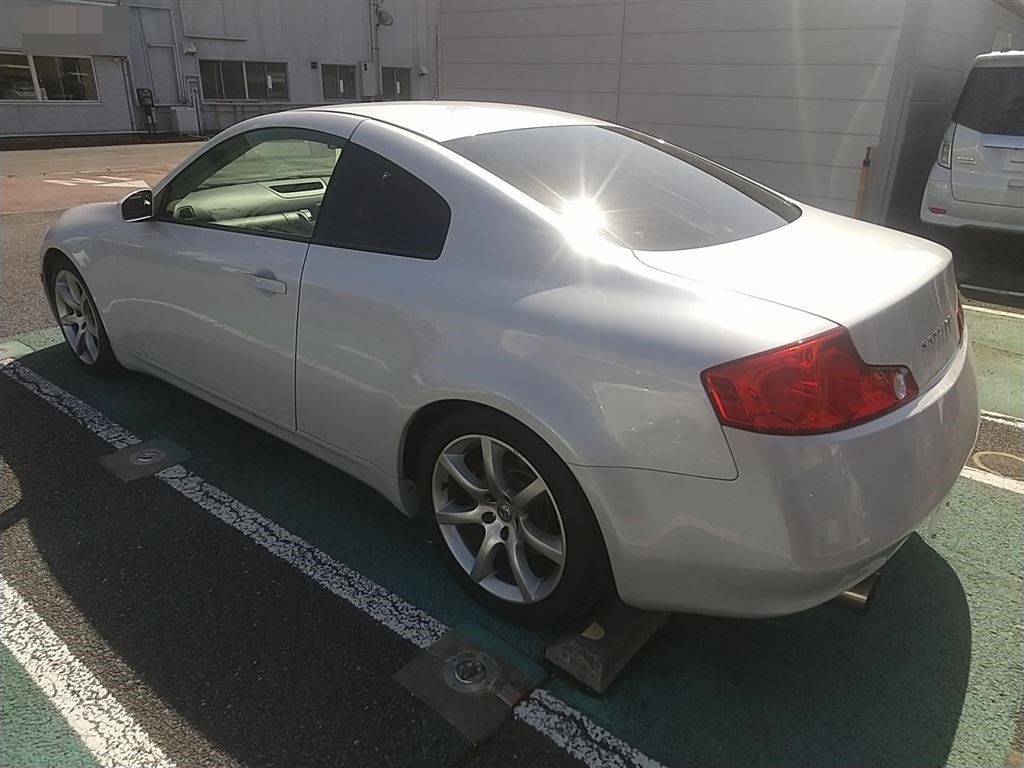 NISSAN SKYLINE
