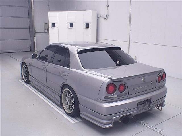 NISSAN SKYLINE