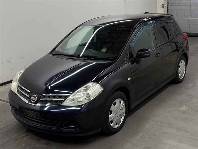 NISSAN TIIDA