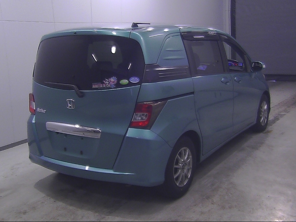 HONDA FREED SPIKE
