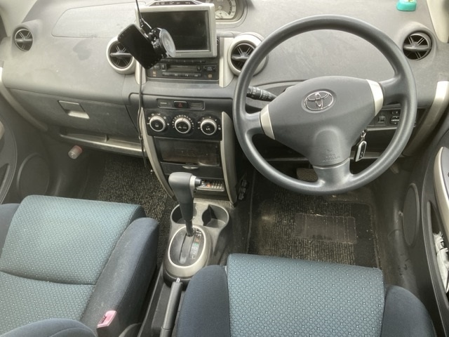 TOYOTA IST