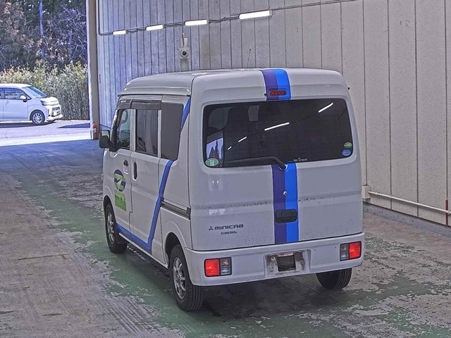 MITSUBISHI MINICAB