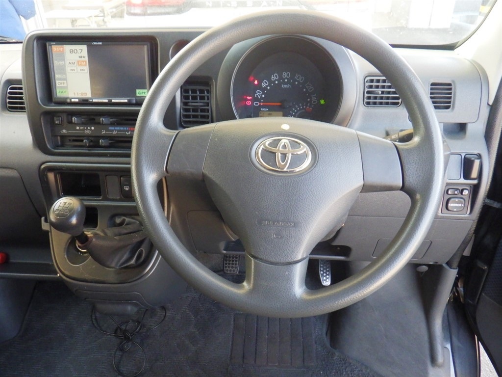 TOYOTA PIXIS VAN