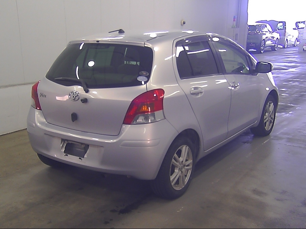 TOYOTA VITZ