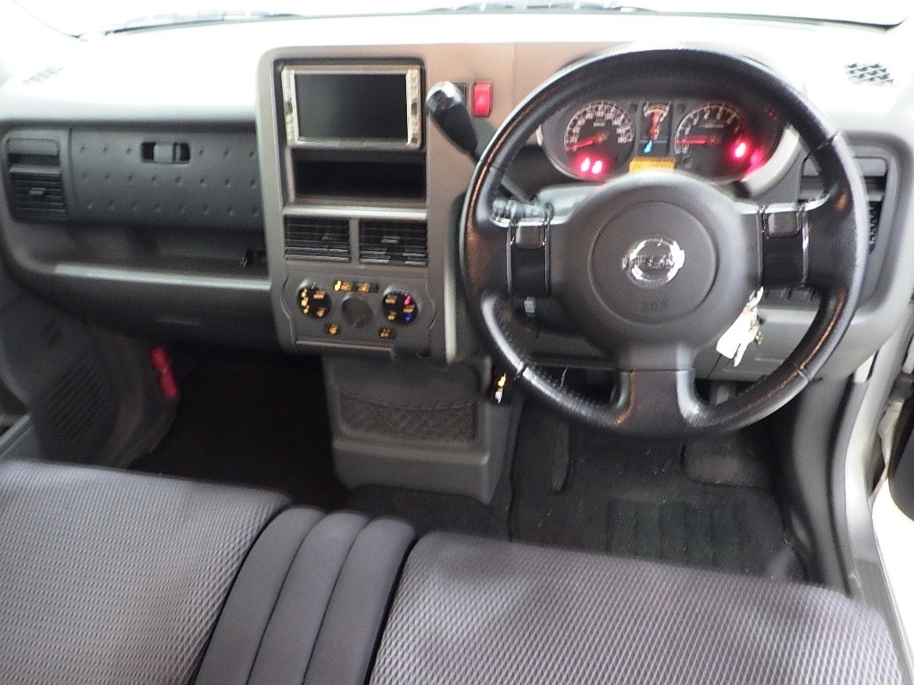 NISSAN CUBE