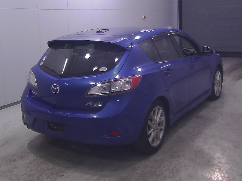 MAZDA AXELA