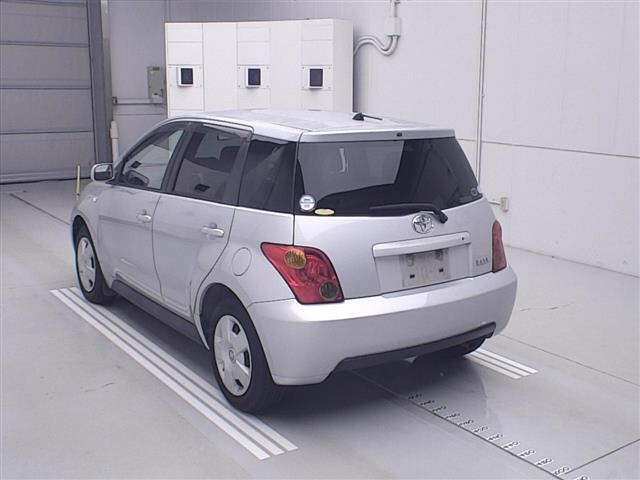 TOYOTA IST