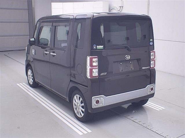 DAIHATSU WAKE