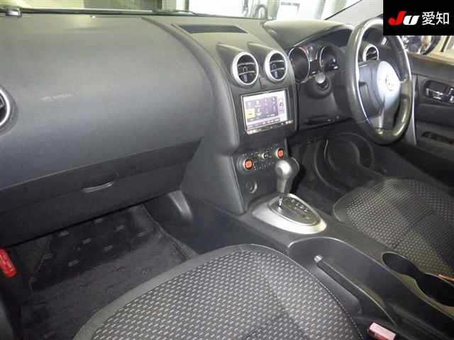 NISSAN DUALIS