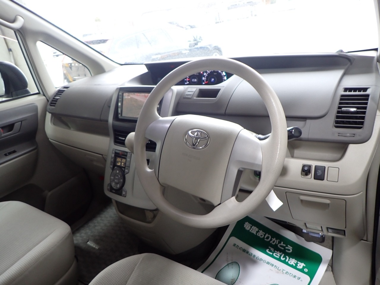 TOYOTA NOAH