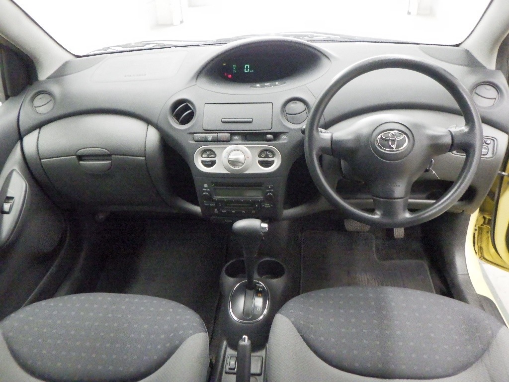 TOYOTA VITZ