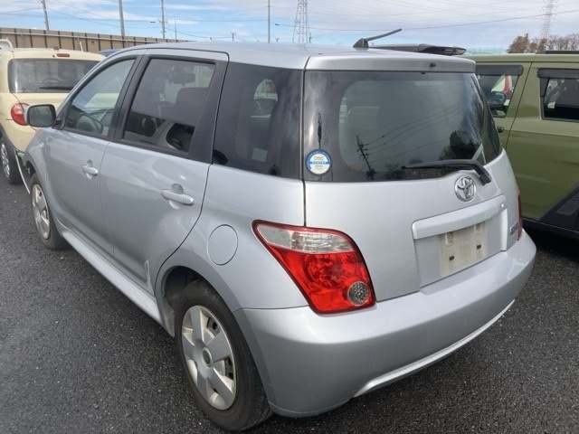 TOYOTA IST