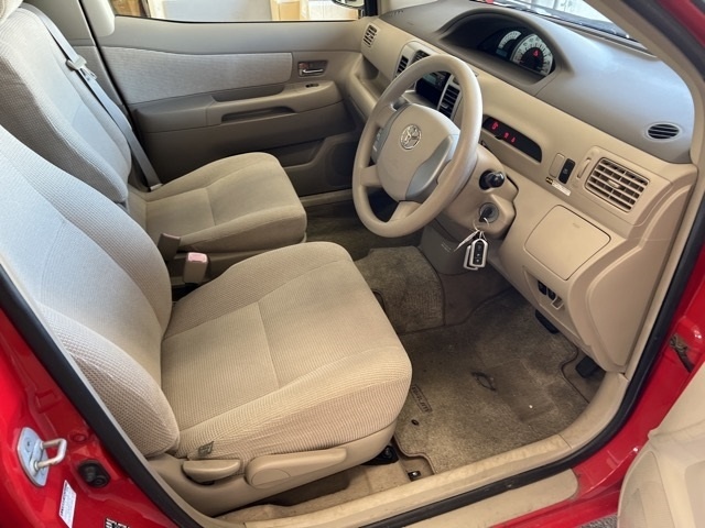 TOYOTA RAUM